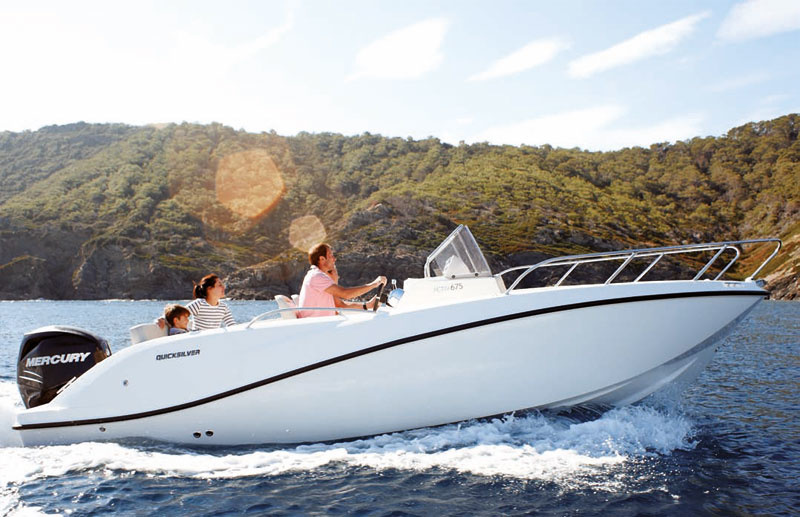 Quicksilver Activ 675 Open - winner in the category "Sports Boat up to 30 feet".