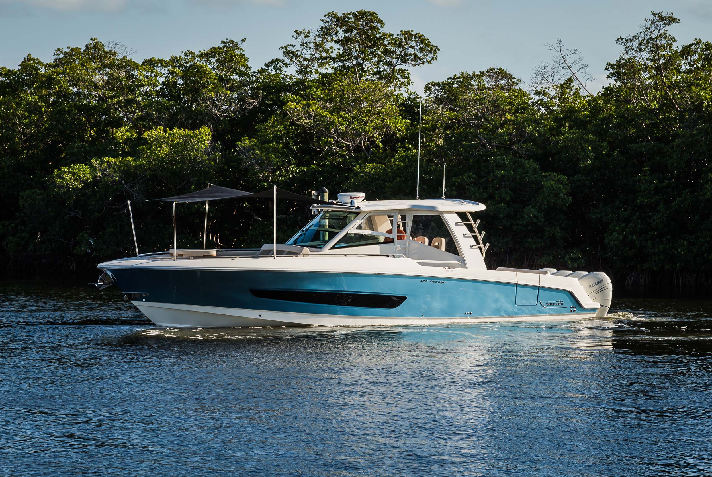 Boston Whaler 420 Outrage Prices, Specs, Reviews and Sales Information