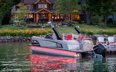 Avalon Excalibur Quad Lounge Windshield 25