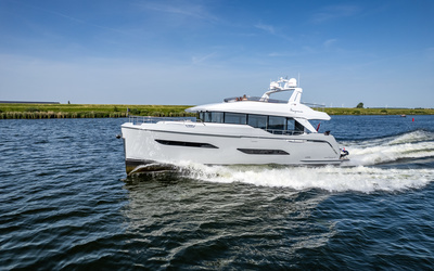 Van den Hoven Voyager 61