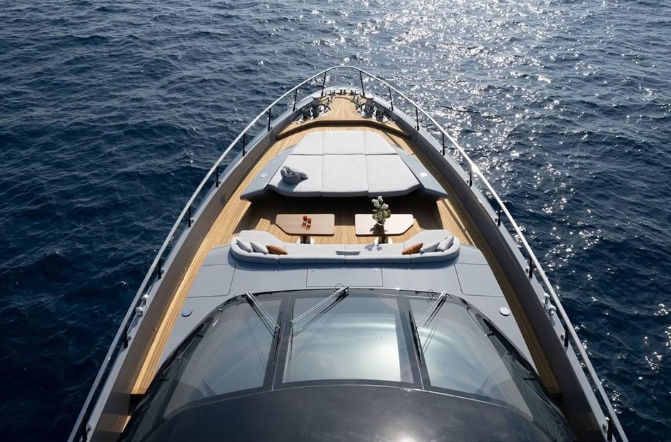 Mangusta Ours