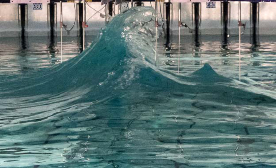 «The crazy» wave is impressive even at Oxford University pool.