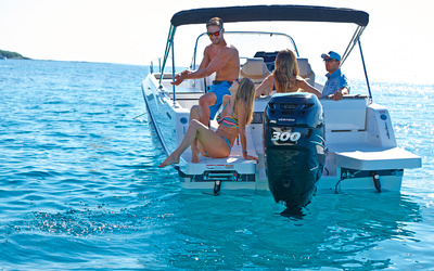 Quicksilver Activ 755 Sundeck