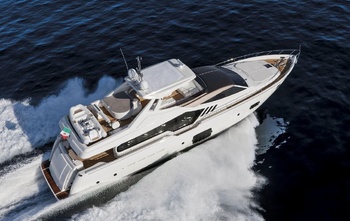 Ferretti 870