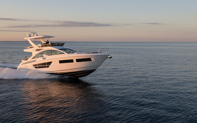 Cruisers Yachts 60 Fly