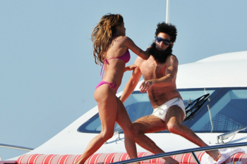 When I eat, I'm deaf to him too: about money and morals in the yachting industry.