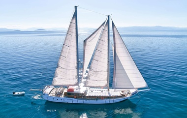 Custom Boats White Pearl