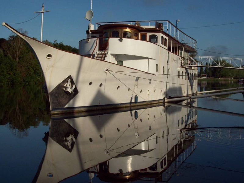 amazon yacht churchill