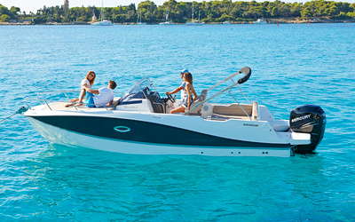 Quicksilver Activ 755 Sundeck