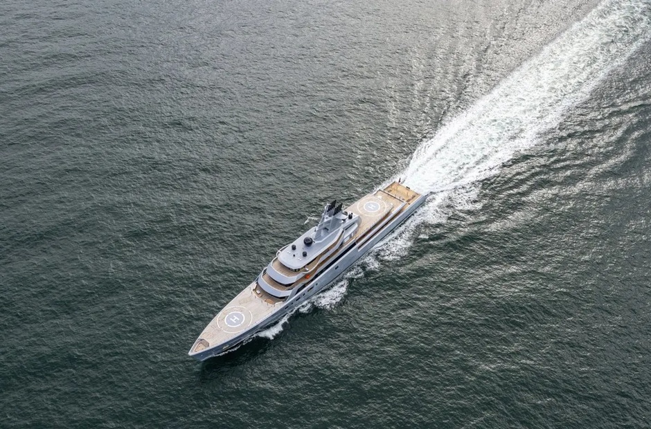 Lurssen Dragonfly