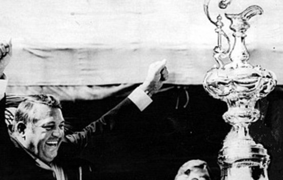 В 1983 году Австралия отобрала Кубок у американцев. Впервые в истории регаты