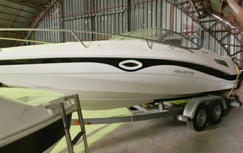 Velvette 22 Image (2010)