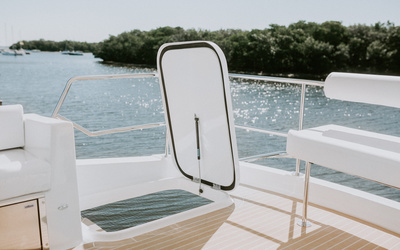 ArrowCat 420 Flybridge