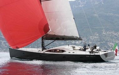 cn yacht 2000