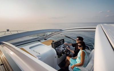 Cruisers Yachts 39 Express Coupe