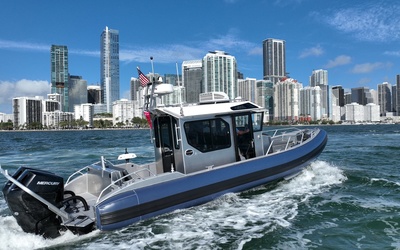 Life Proof 27 Walk-Around Cabin