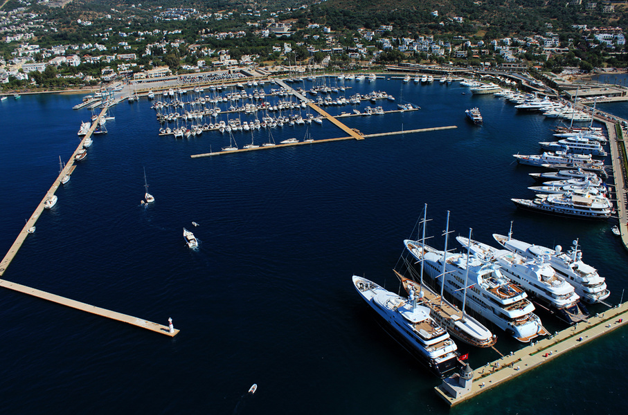 Yachts in Palmarina