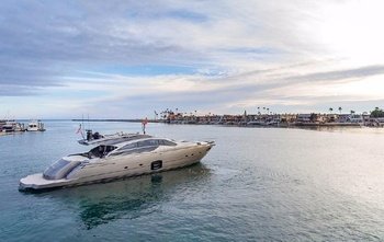 Pershing 82
