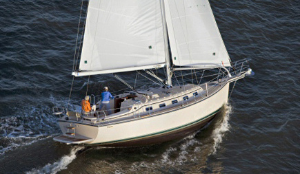 Island Packet Yachts Estero