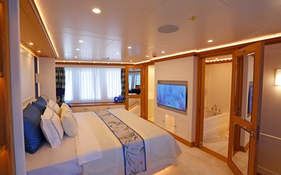 Hinckley Talaria 55