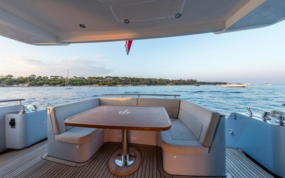 Outer Reef  620 Trident