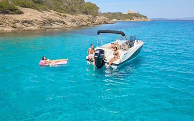 Quicksilver Activ 675 Sundeck