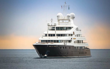 Devonport Yachts Pure