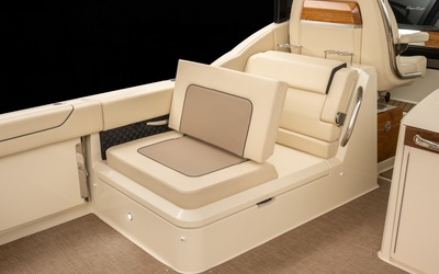 Chris-Craft Calypso 32