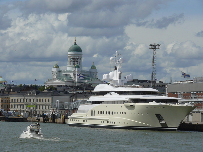 Pelorus in St. Petersburg during the International Economic Forum. 2008.