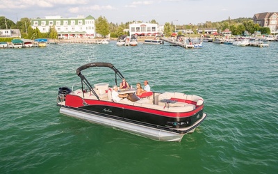 Avalon Catalina Platinum Entertainer 27