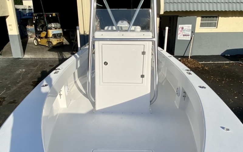 Reef Runner 230 Open