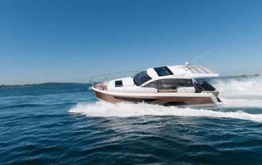 Sealine C330