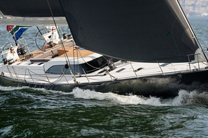 Southern Wind SW82 Raised Saloon