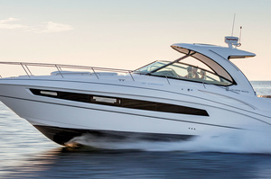 Cruisers Yachts 38 Express