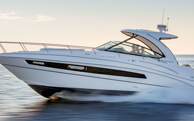 Cruisers Yachts 38 Express