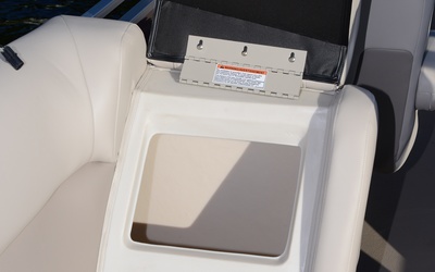 Princecraft Quorum 23