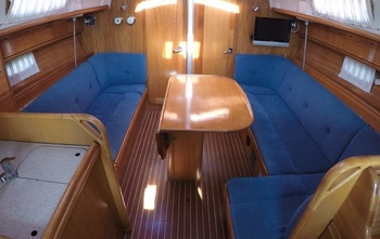 Bavaria Cruiser 37 (2006)