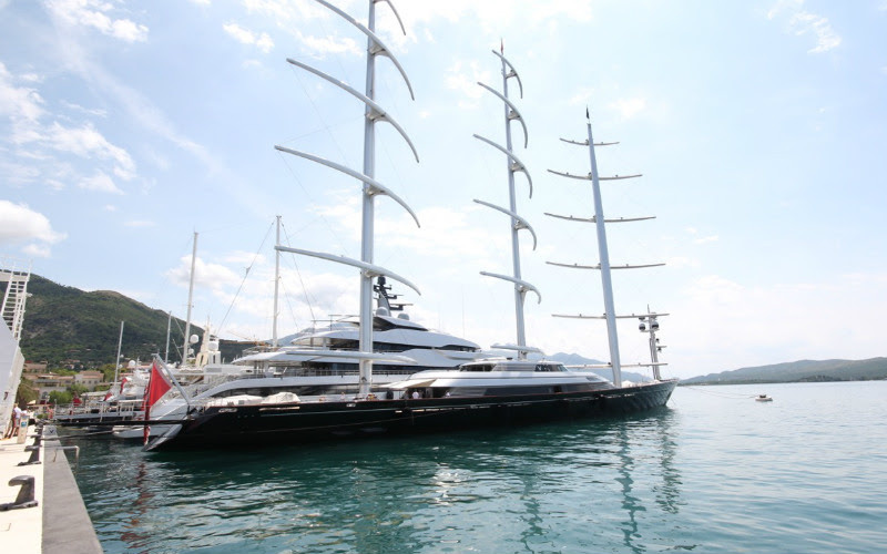 8-метровый парусник Maltese Falcon в марине Porto Montenegro