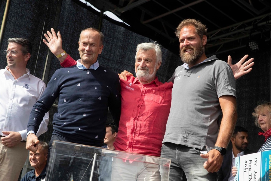 Although GGR 2018 is not yet completed, all competitors, except Tapio Lehtinen, who is still going to the finish line, received their awards. And first of all, the winner of GGR 2018 is Jean-Luc van den Heede (center).