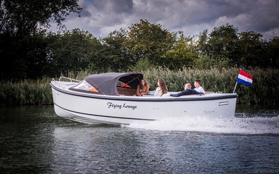 Maxima 750 Flying Lounge