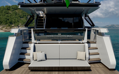 Ferretti 800