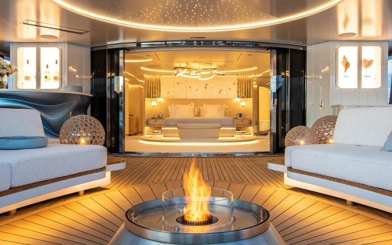 Privateer Elegance 43