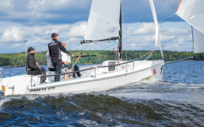 Ракета-Яхтс 670