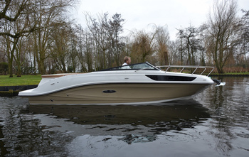 Sea Ray Sun Sport 230