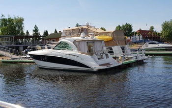 Cruisers Yachts 390 Sports Coupe