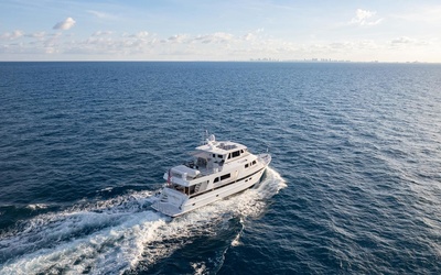 Outer Reef  740 Deluxbridge Skylounge Motoryacht