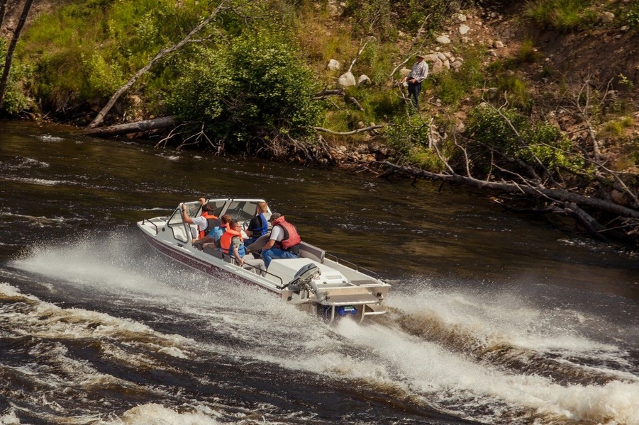 NorthSilver PRO 645 Jet - canonical example of a boat for fishing in difficult waters