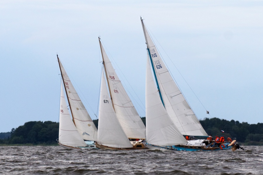 L-6 in a row. This is the most massive class of classic ocean sailing ships in Russia...