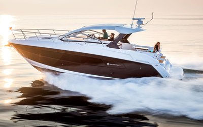 Cruisers Yachts 39 Express Coupe