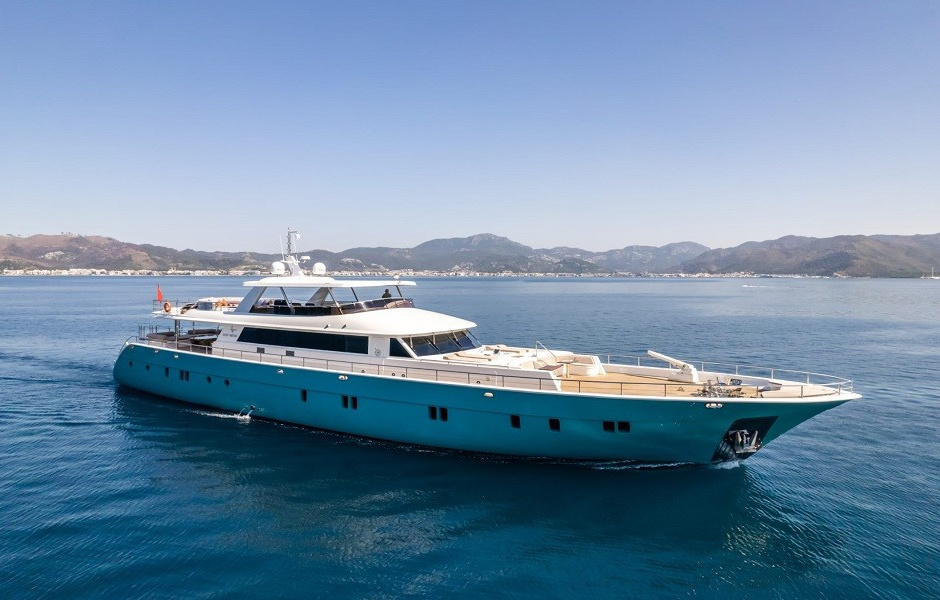 Tum Tour Yacht Deep Water